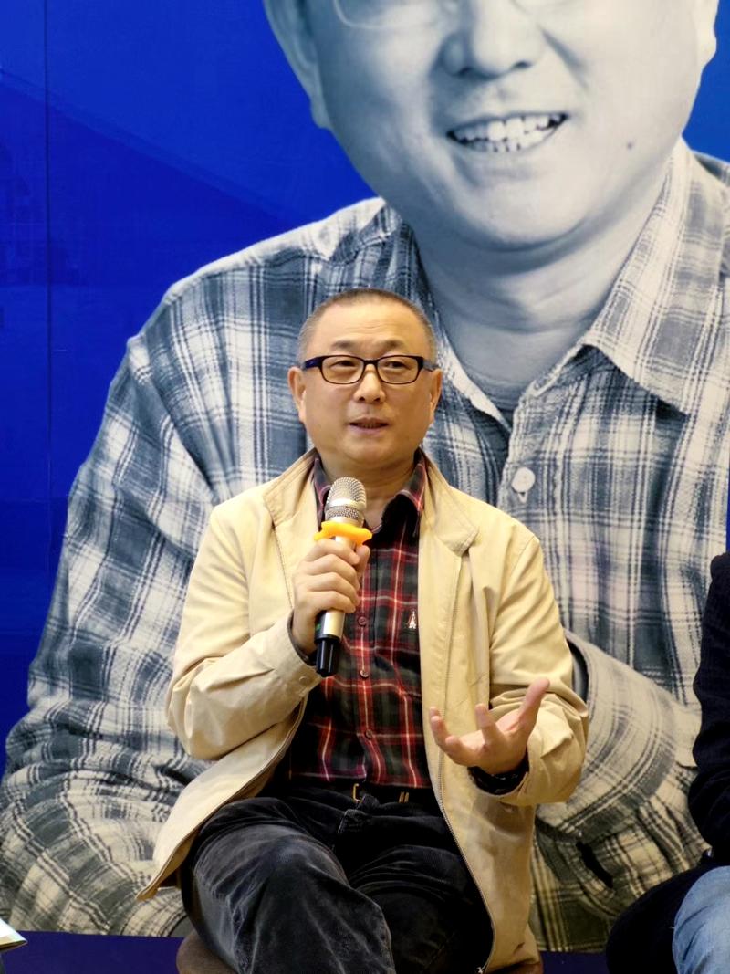 《刘醒龙文学回忆录》举行首发式_百科TA说