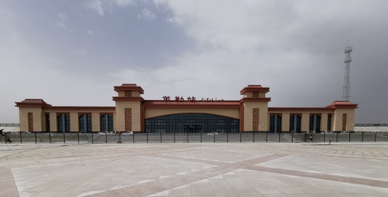 货两用车站,位于新疆 a target="_blank" href="/item/策勒县/4585665