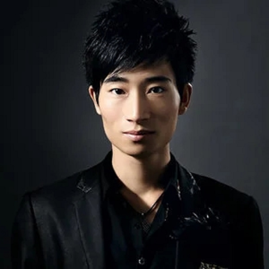  p>《心经难刻》是由陆新桥作词,蒋才胜作曲,鲁文嘉措演唱的宗教歌曲.