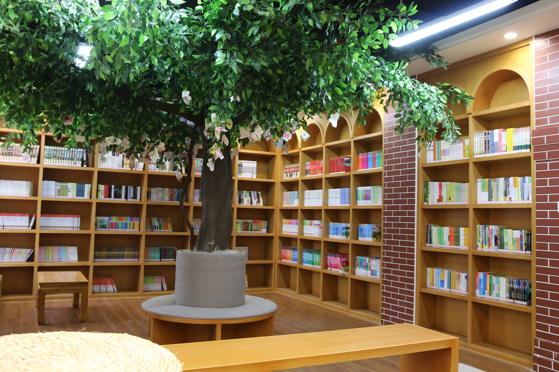  p>南阳建业小哈佛双语学校是建业集团董事长 a href="#" data-lemma