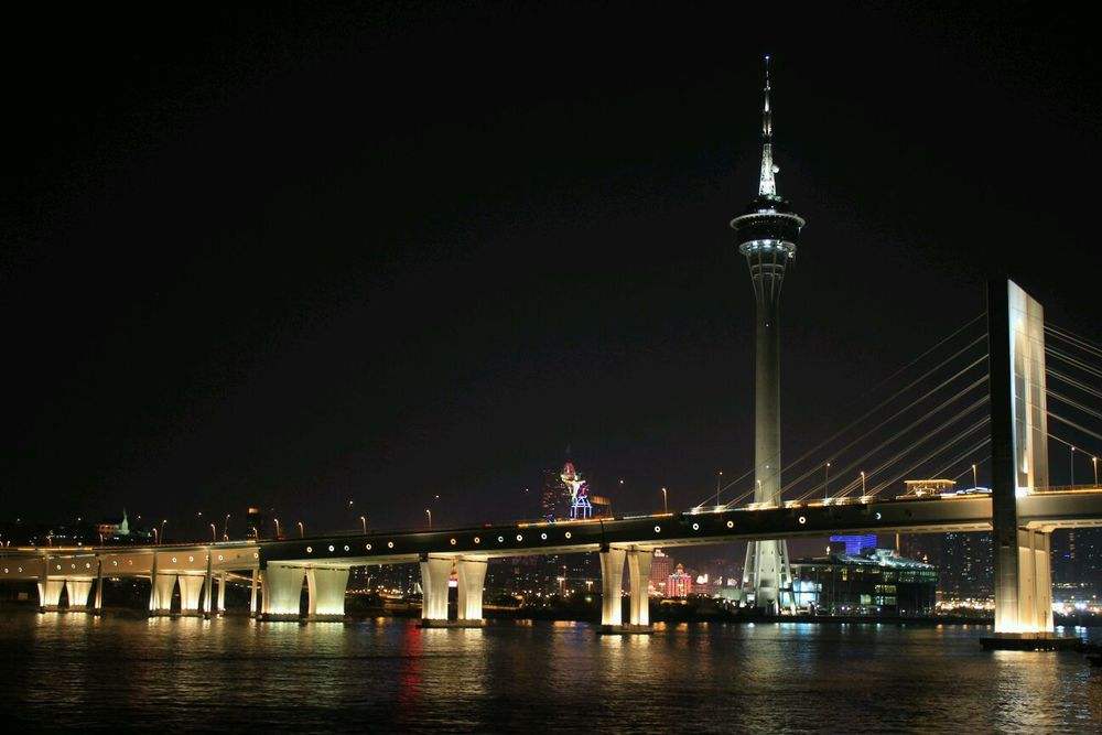  p>澳门旅游塔(葡文:torre de macau,英文:macau tower),港澳地区习称