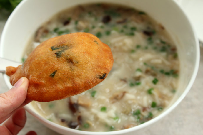  p>鼎边糊,又称 a href="#" data-lemmaid="473254">锅边糊 /a>,鼎边