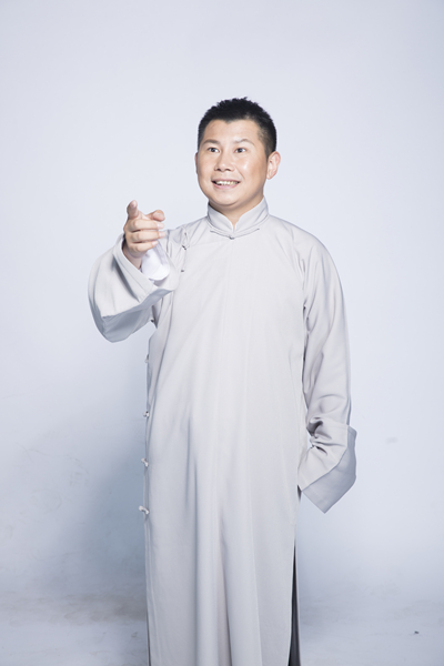  p>何云伟,本名何伟,1981年12月25日出生于北京昌平,相声演员,影视