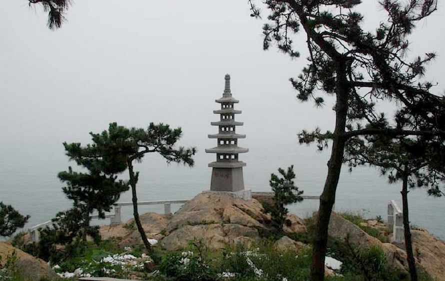 1b4">斋堂岛,位于山东省 a target="_blank" href="/item/青岛/60244"