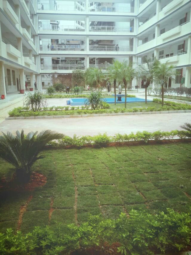  p>桂林市逸仙中学是桂林市教育局主管的一所公办完全中学,是广西壮族