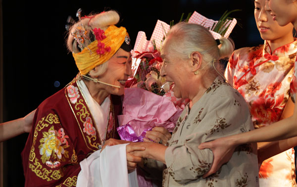  p data-id="gnbhjiysh0">苏兰芳,女,河南登封人,豫剧名老艺人,1923年