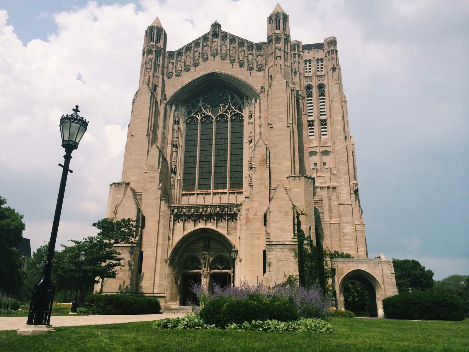  p>芝加哥大学(the university of chicago,简称:uchicago,"芝大")由