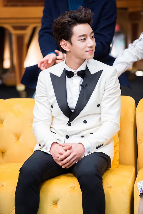  p data-id="gnt9zt9mos">黄致列(         ),1982年12月3日出生于