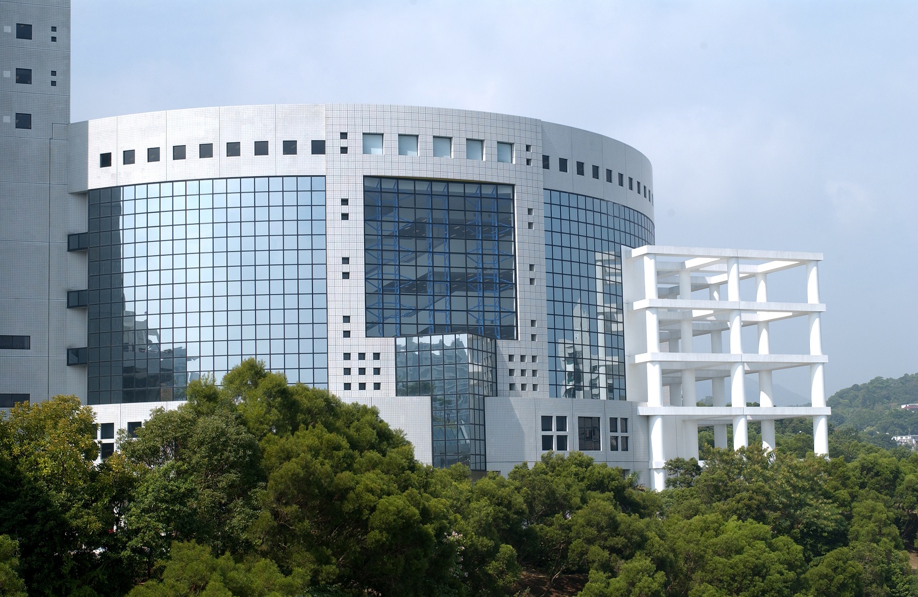 kong university of science and technology),简称"港科大"(hkust)