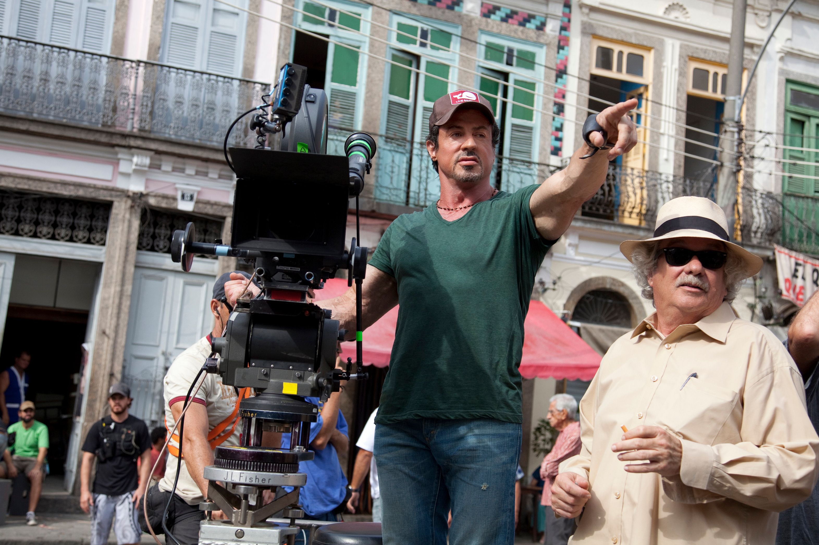 由 a href="#" data-lemmaid="1238055">西尔维斯特·史泰龙 /a>自编