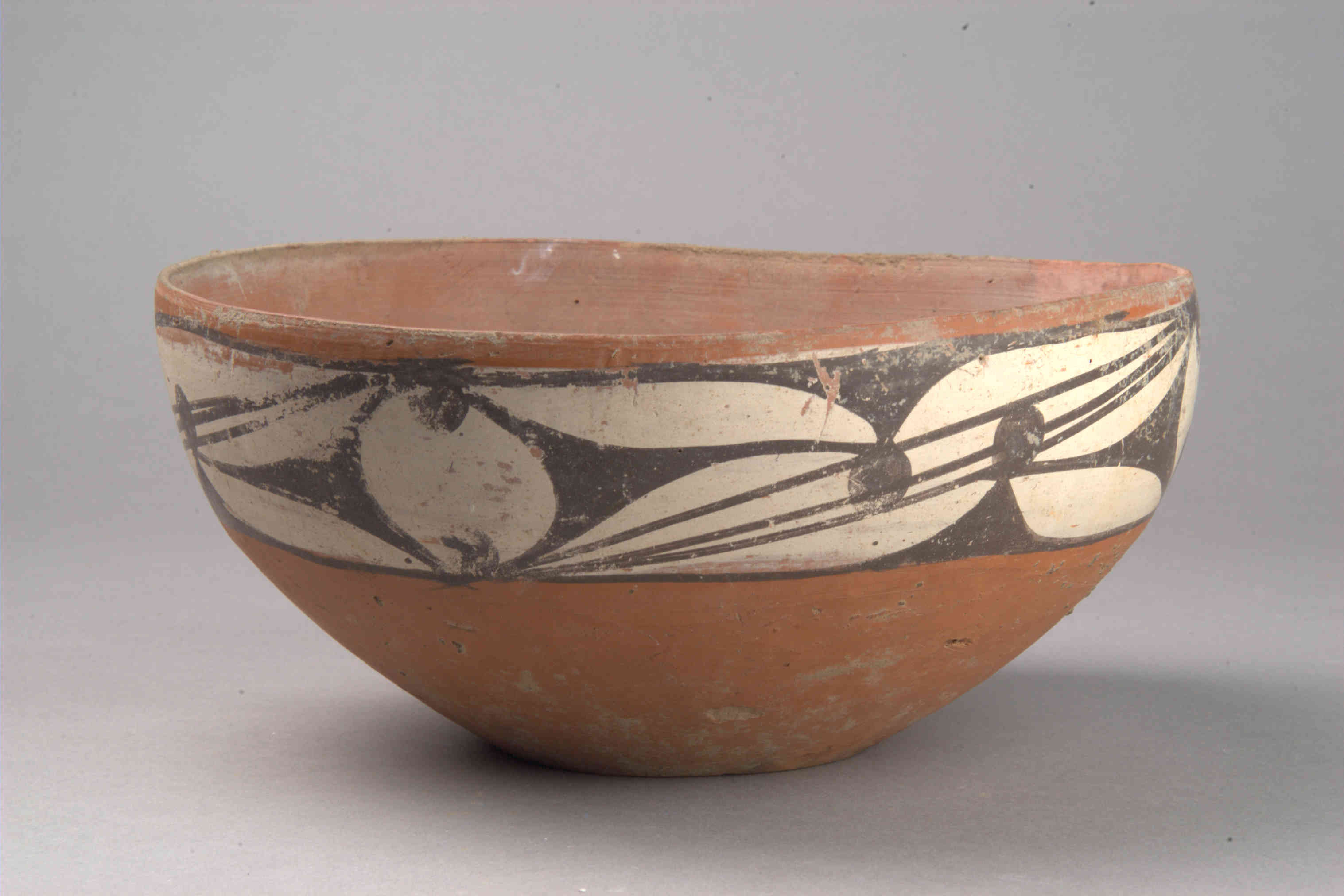 仰韶文化白衣彩陶碗形钵