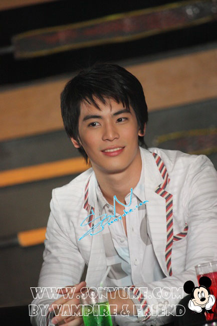  p>颂恩·宋帕山(son),1988年11月12日出生于泰国曼谷,泰国男演员