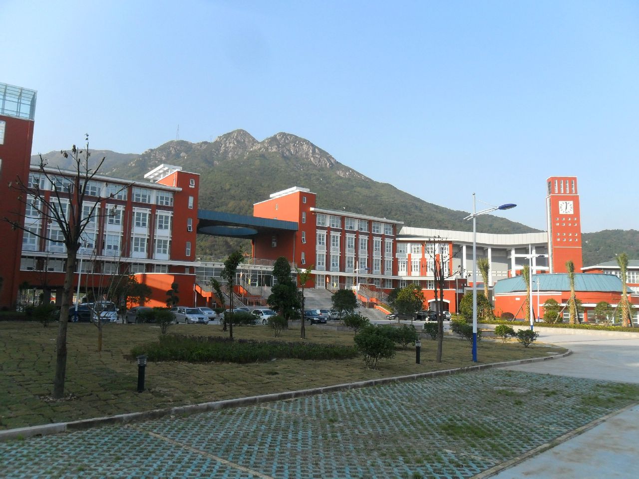 1 senior high school),全称为温州市瓯海第一高级中学.