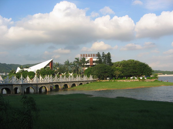  p>石岩湖温泉度假村,位于 a target="_blank" href="/item/深圳市