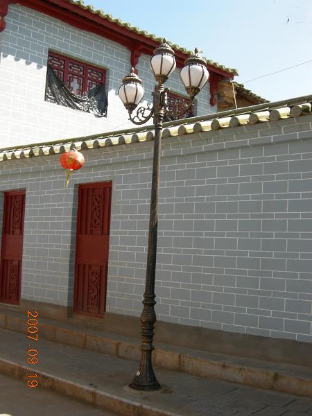  p>八街行政村隶属安宁市八街镇,地处八街镇政府所在地,交通便利.