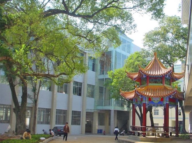 href="/item/新田/5743102" data-lemmaid="5743102">新田 /a>一中是 