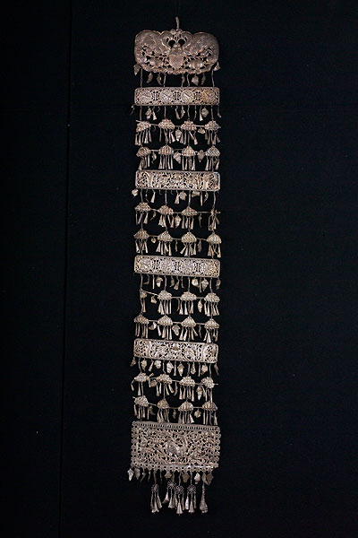 主要为具有吉祥寓意的动物纹和植物纹,如蝙蝠,双龙戏珠,狮鹿,莲蓬等