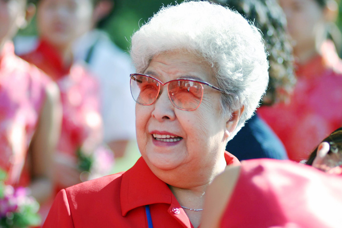  p>评剧大师 a target="_blank" href="/item/花淑兰/5668214" data