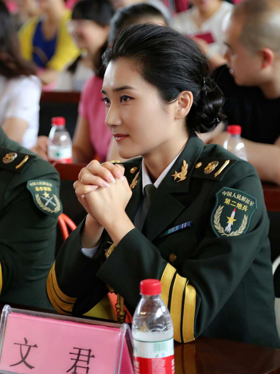  p data-id="go05hu5jmo">文君,原名张文君,大连人,毕业于吉林艺术