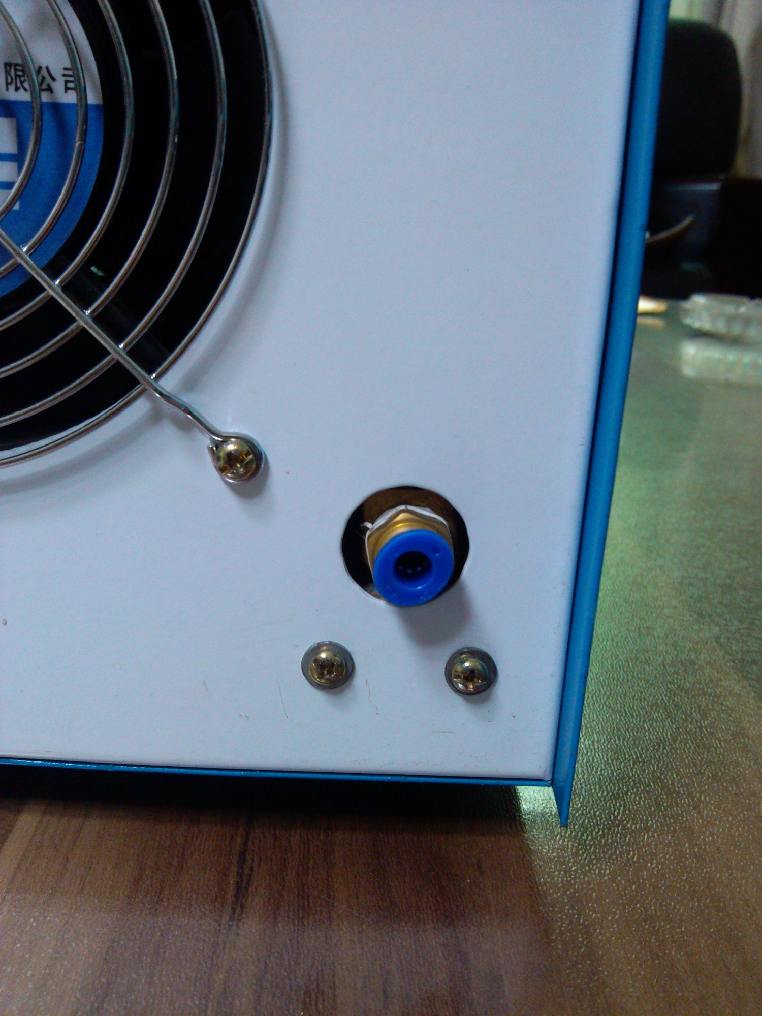  p data-id="go0i0sbepw">精密模具修补机(又称工模具修复机,冷焊贴片