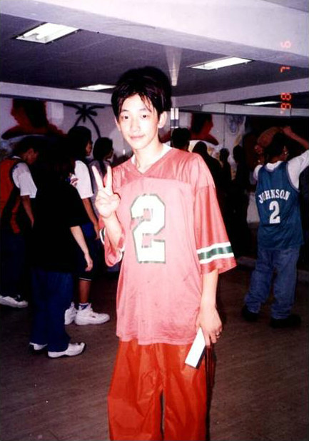  p>郑智薰(rain),1982年6月25日出生于韩国首尔,韩国流行男歌手,演员