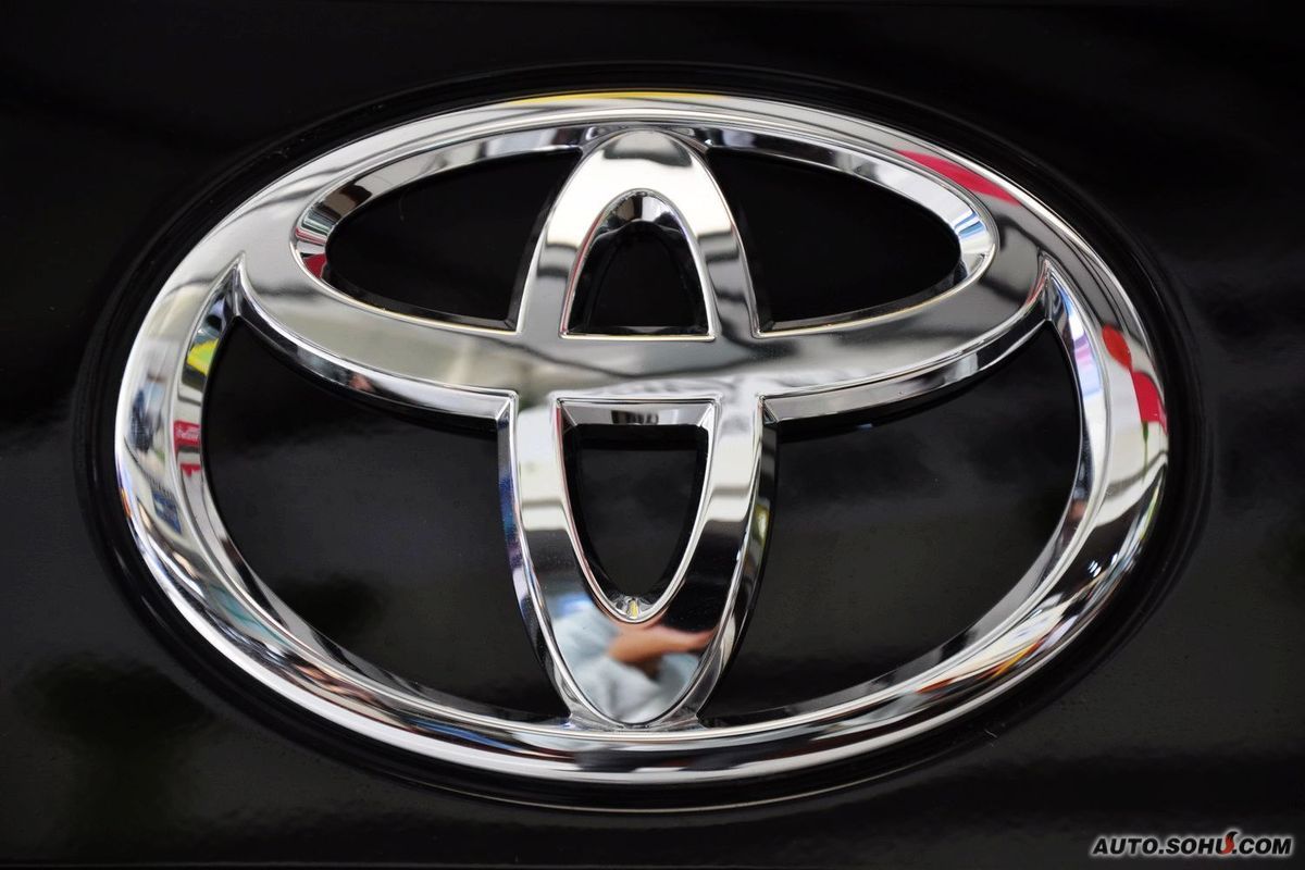  p>埃尔法(alphard)是丰田应对日产elgrand而开发的豪华 a target="