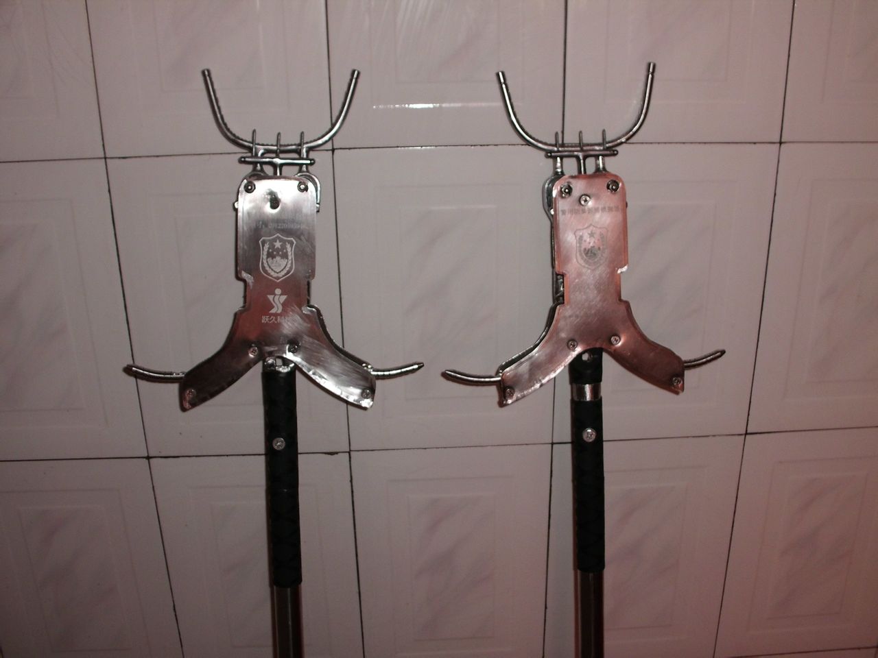  p>保安器材是指用于保安人员用于自卫的小型武器,用于制止犯罪分子