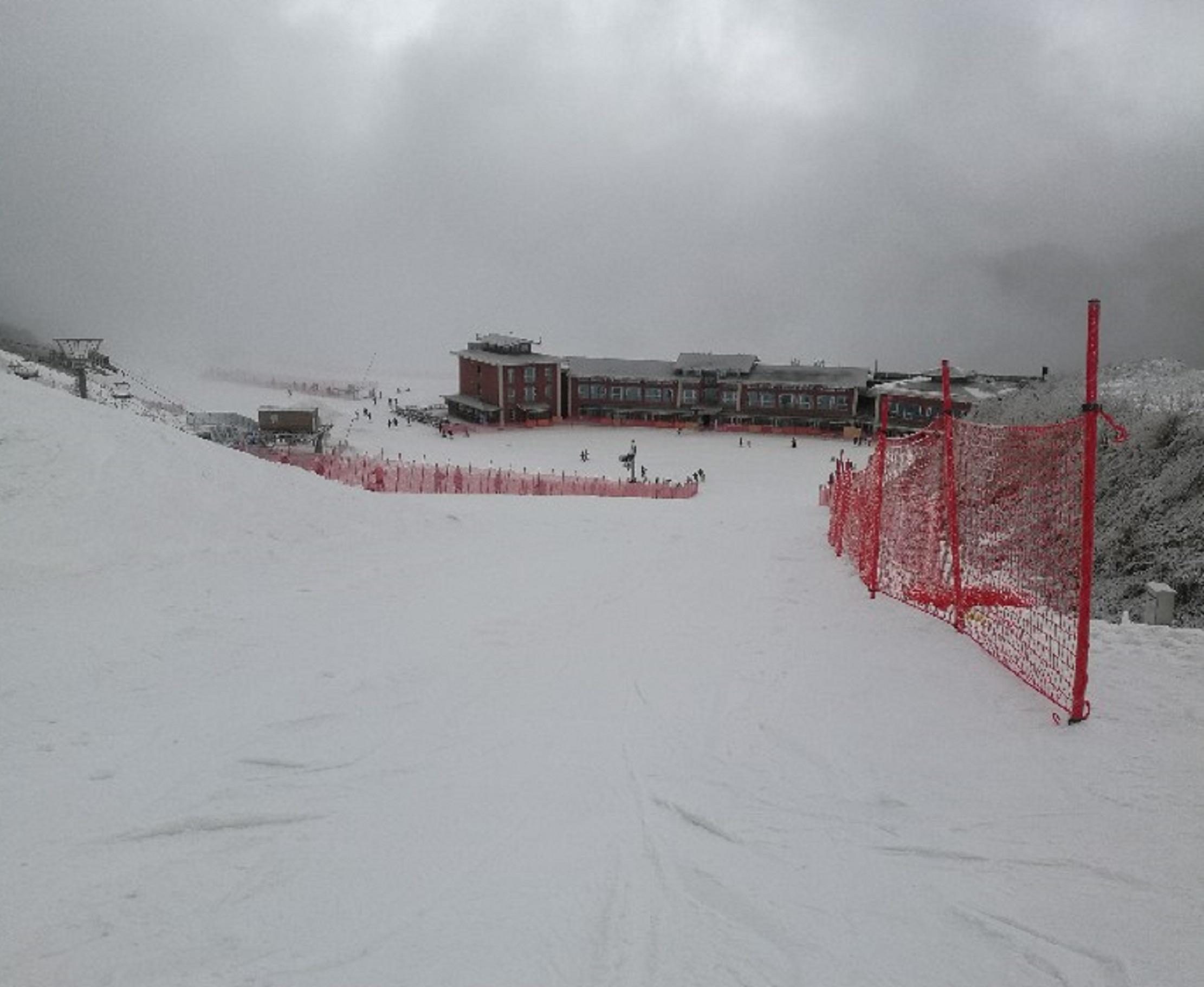  p data-id="gnwgdp85lj">太子岭滑雪场位于四川 a target="_blank"