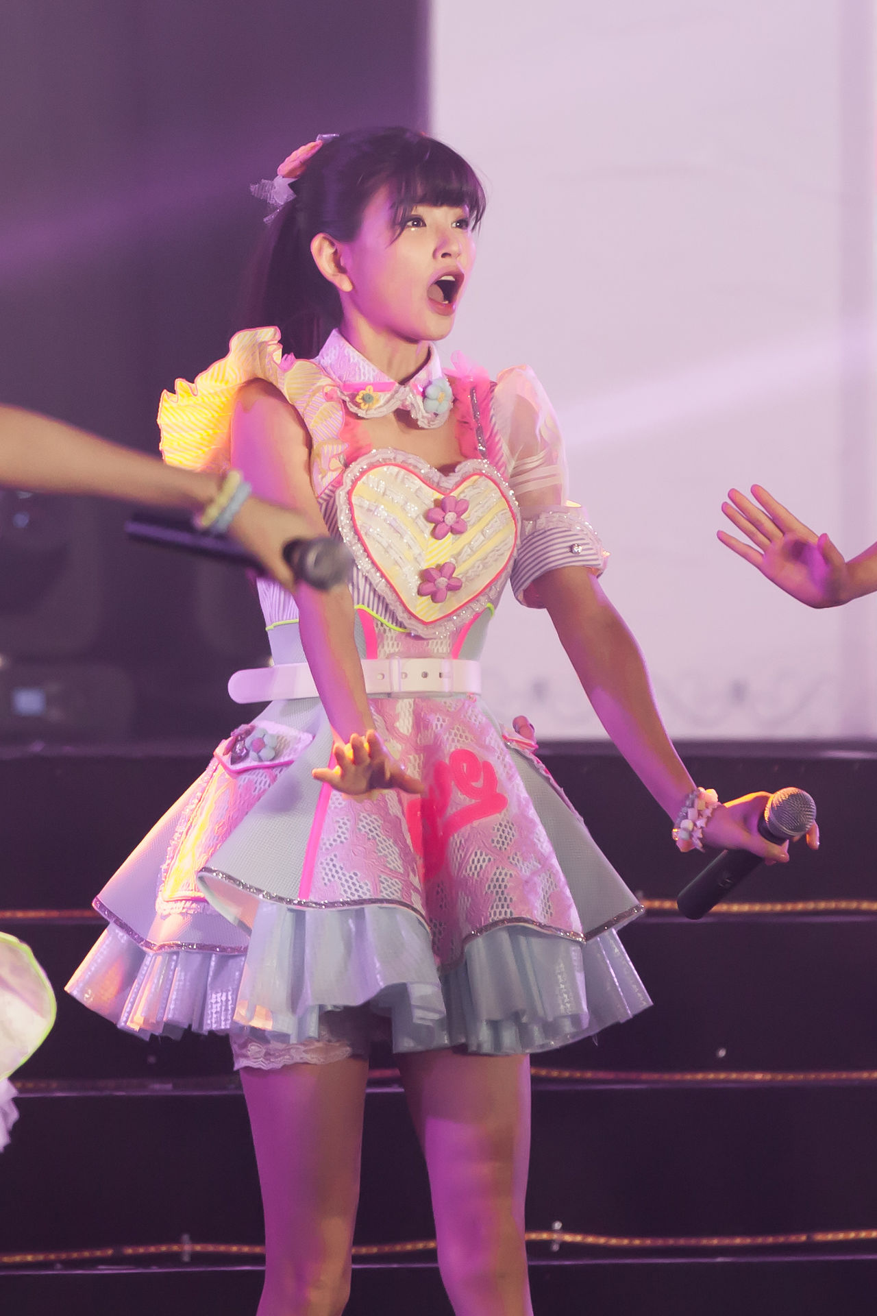  p>林思意,1994年4月5日出生于浙江省温州市苍南县,演员,歌手.