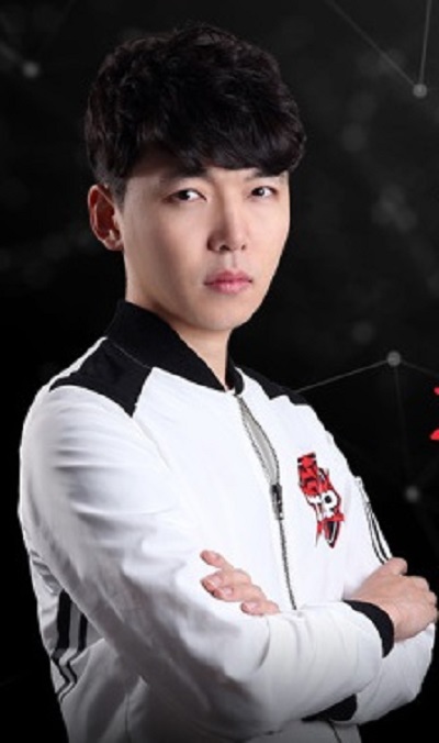  p>张庆欢,1991年2月12日出生于韩国,游戏id:marin,韩国《 a href="#"