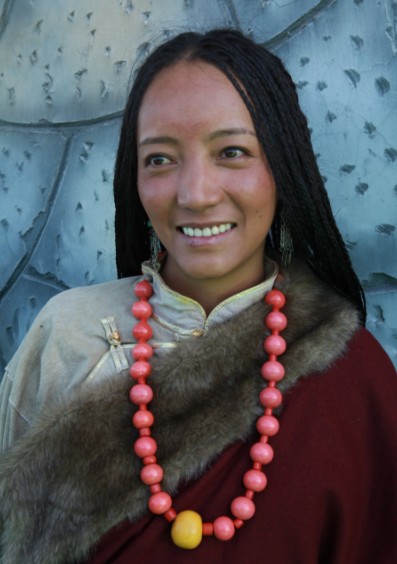  p>根据王万青事迹改编的电影 b>《甘南曼巴》 /b> /p> p> b> /b> /p>