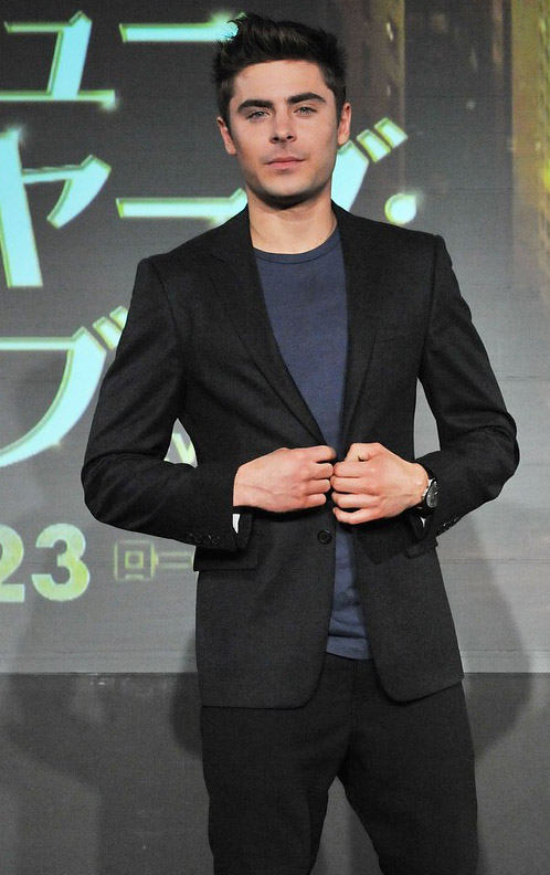  p>扎克·埃夫隆(zac efron),1987年10月18日出生于美国 a target="