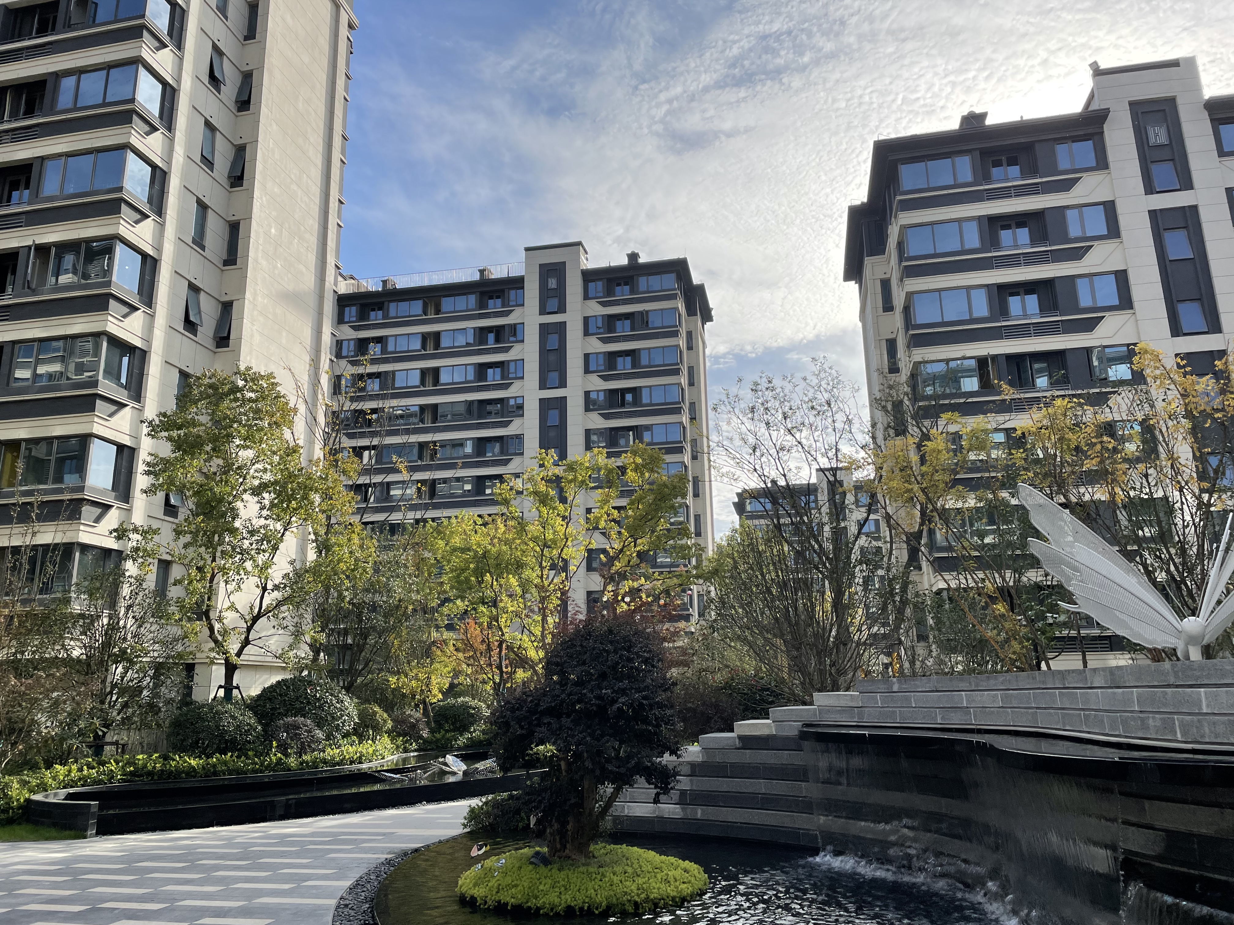  p>龙湖·春江紫宸位于合肥市新站高新区文忠路与学林路交口西500米