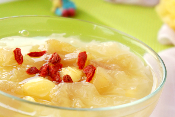  p>白果银耳糖水的主料为白果和银耳,加糖.需耗时,准备时间10-20分钟.