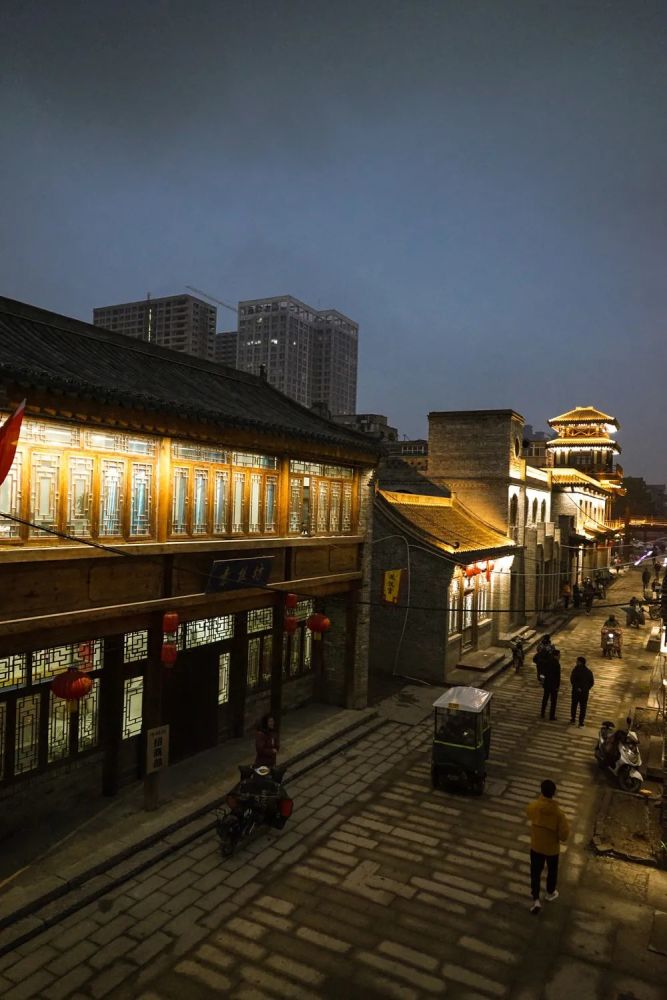 全称 b>串城街历史文化街 /b>,又称 b>邯郸道 /b>,俗称串城街,正式