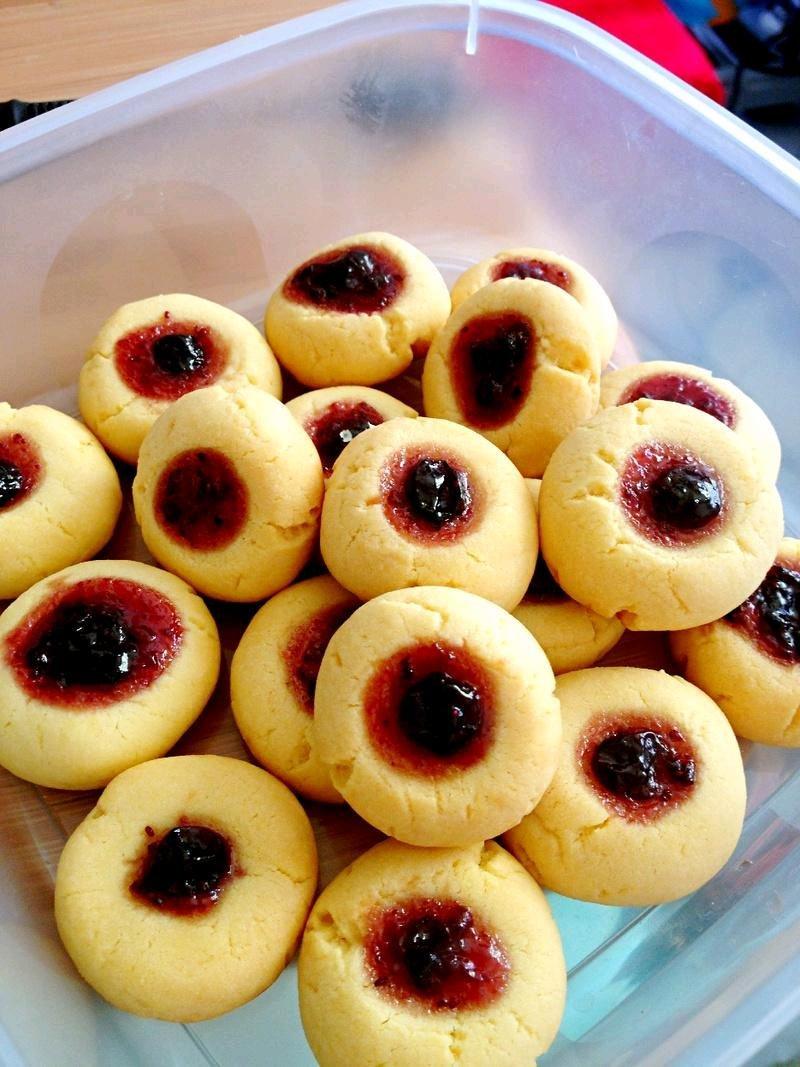 蓝莓果酱饼干