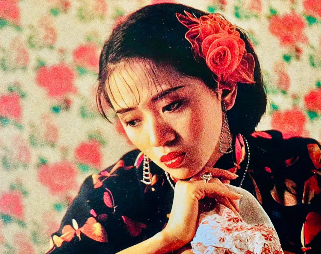 《胭脂扣》是改编自 a target="_blank" href="/item/李碧华/9031"