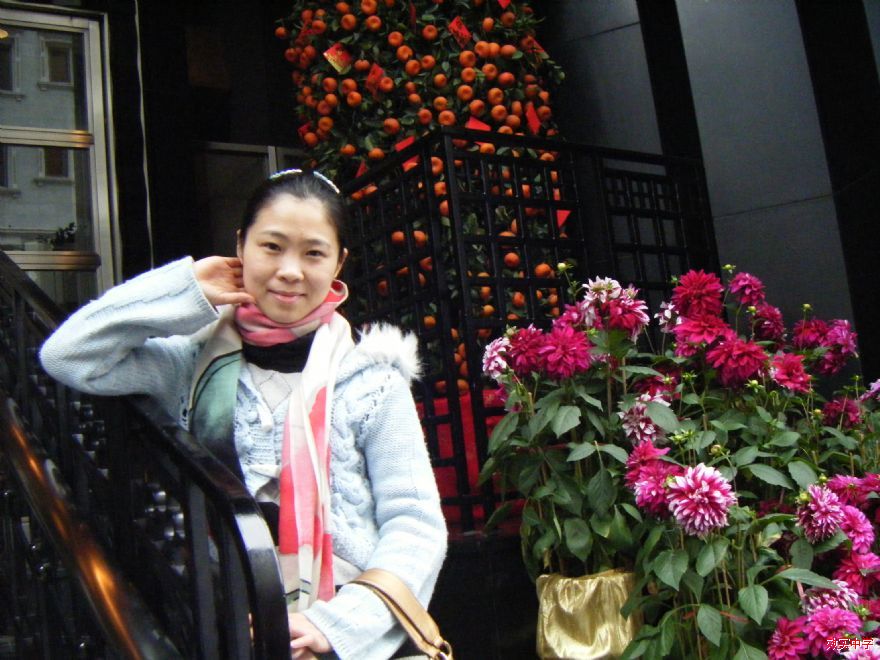 张悦,女,哲学博士,中小学正高级教师,语文特级教师,宁波市效实中学