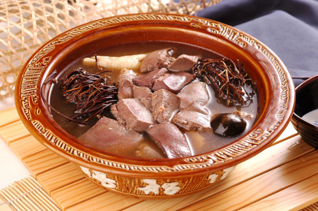 夏枯草褒瘦肉汤