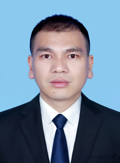  p data-id="2hxrncpggf8">黄瑞顶,现任苍南县宜山镇党委副书记,镇长.