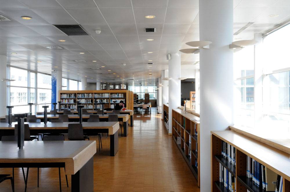  p>巴黎第八大学坐落于大巴黎地区 a target="_blank" href="/item