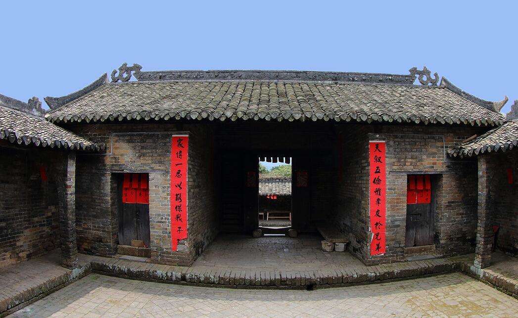 建筑群位于 a target="_blank" href="/item/广西壮族自治区/163178"