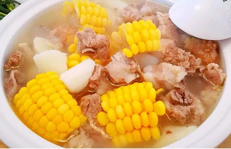 山药玉米莲藕排骨汤