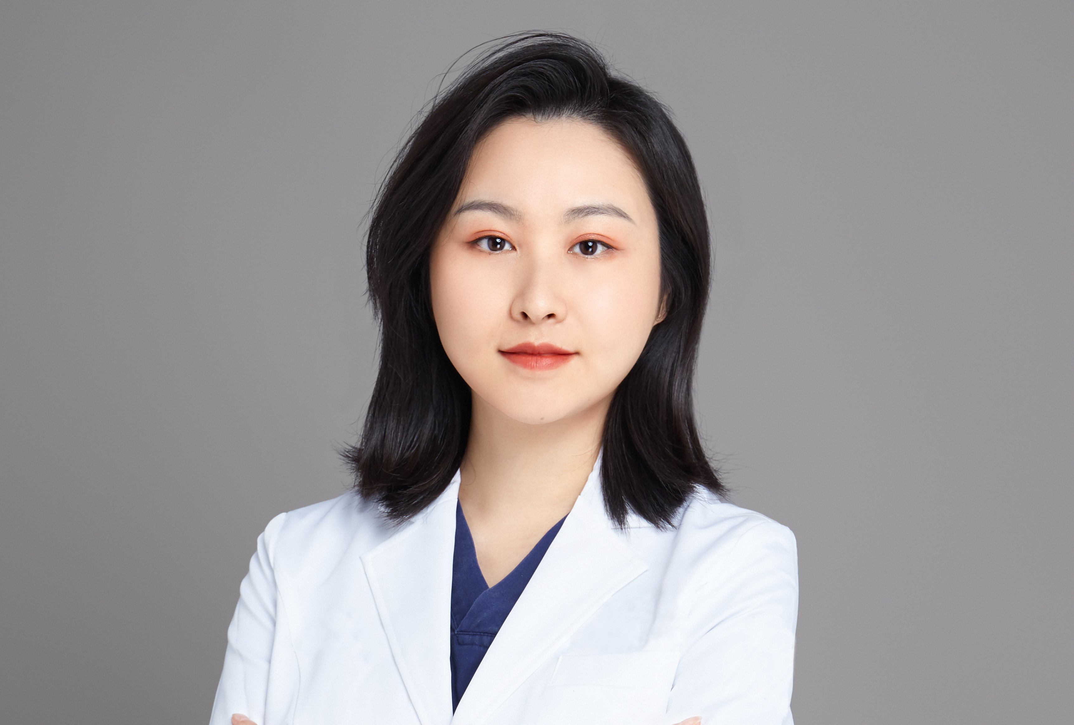 韩小女,女,现就职于北京薇琳医疗美容医院,医师级别:执业医师