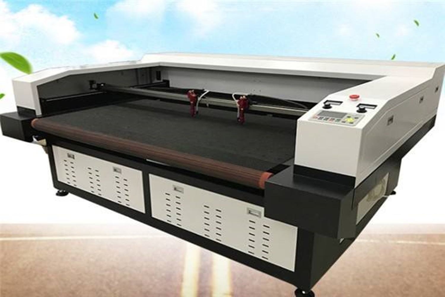 激光裁剪机是指利用激光裁剪服装面料的裁剪机