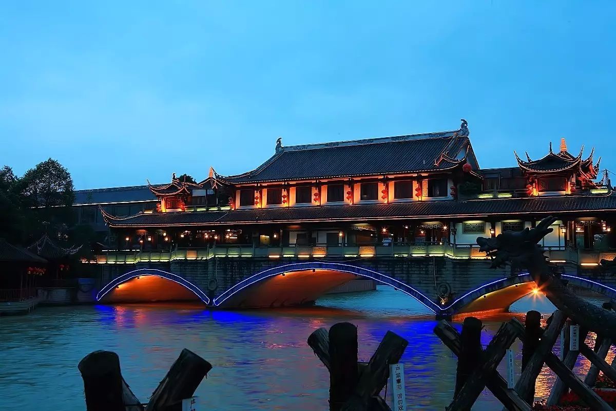  p>堰桥是国家级aaaa景区三道堰的景点,位于四川省成都市三道堰镇.