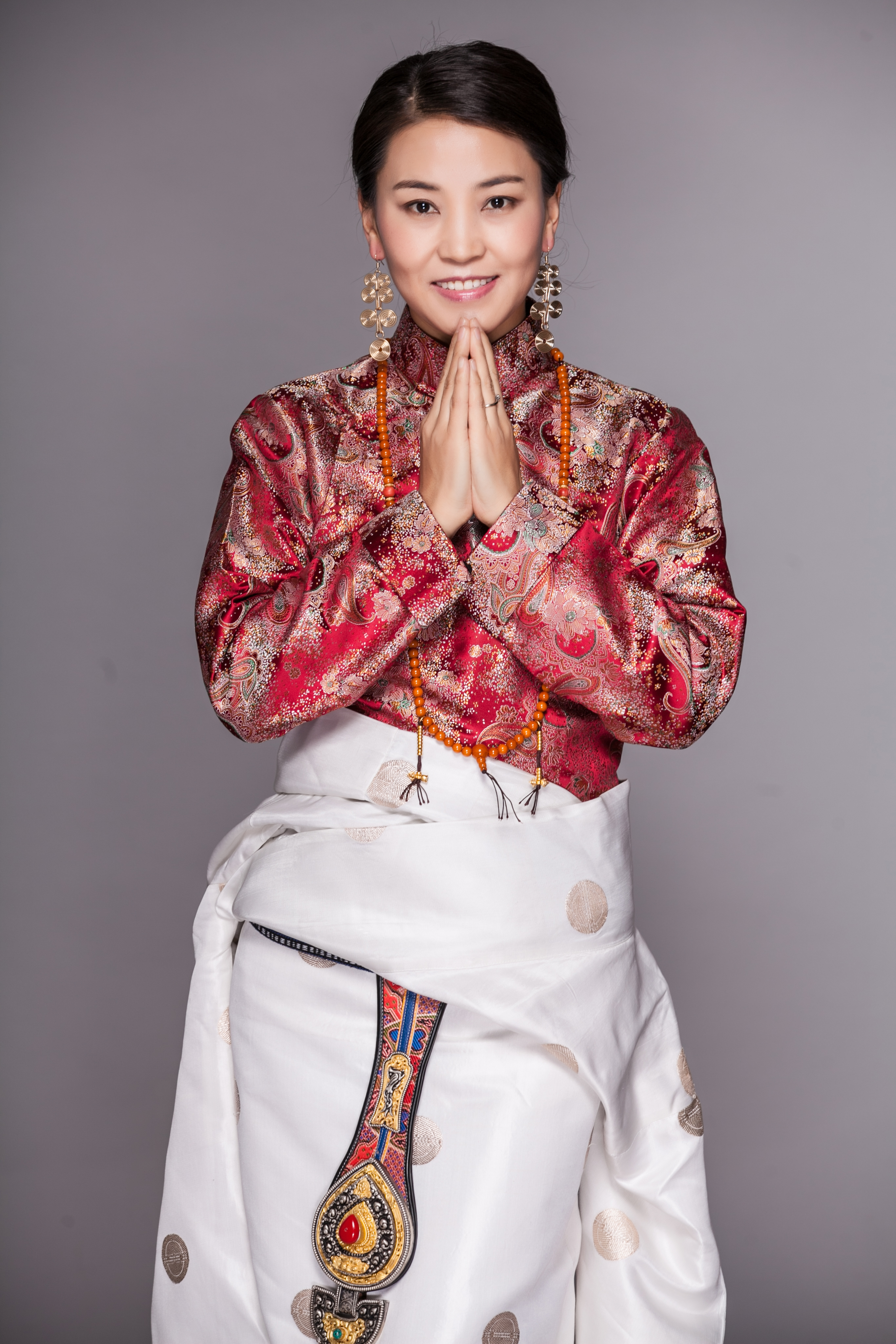  p data-id="go06hye73v">拉吉,歌手,出版专辑《青春的鲜花》,《金色