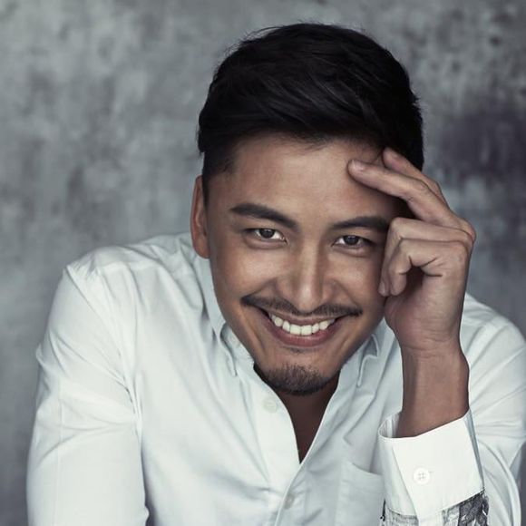  p>周群达,又名黎登勤,1978年9月19日出生于香港长洲,香港艺人,毕业于