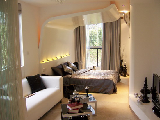 单间配套的意思就是指只有一间包括了客厅,卧室,厨房,卫生间的房子.