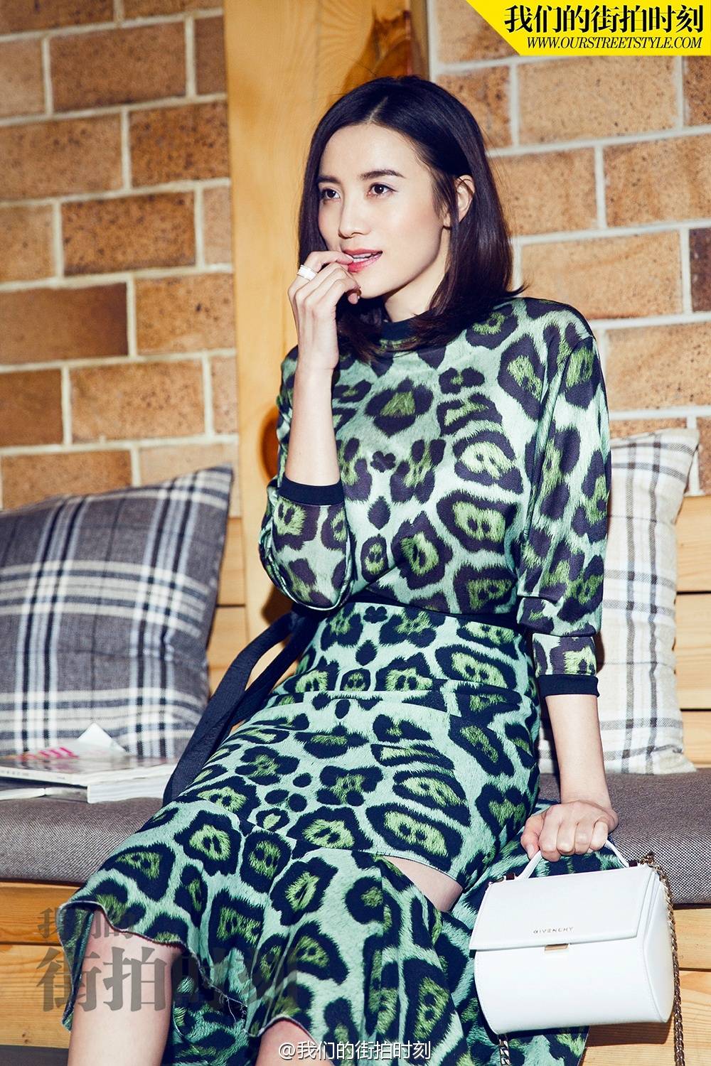  p>宋佳,1980年11月13日出生于黑龙江省哈尔滨市南岗区,毕业于 a